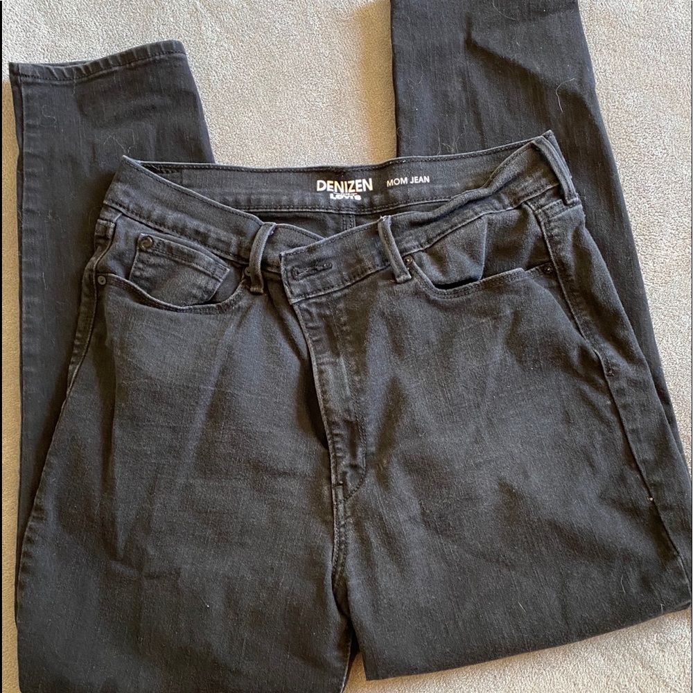 Levi’s Mom Jeans